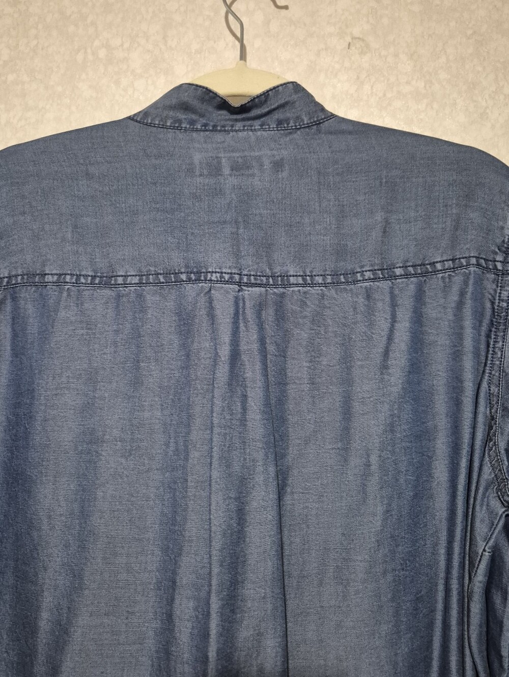 NWT Michael Kors denim blue button-up shirt..SIZE:L - Picture 11 of 14
